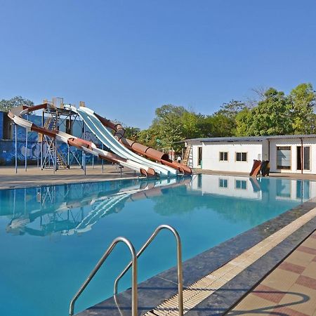 Oyo Midway Park Resort Atgaon ภายนอก รูปภาพ