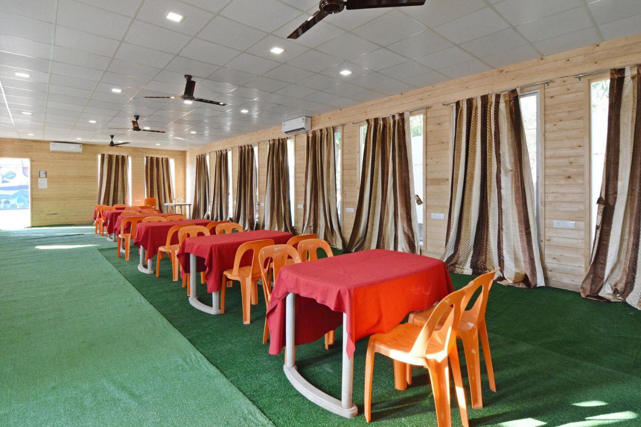 Oyo Midway Park Resort Atgaon ภายนอก รูปภาพ