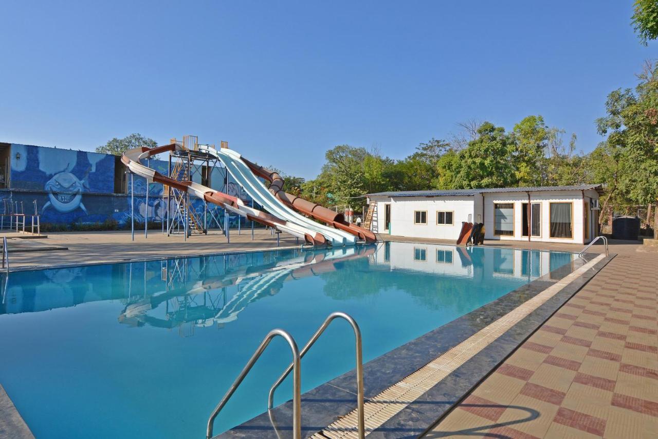 Oyo Midway Park Resort Atgaon ภายนอก รูปภาพ